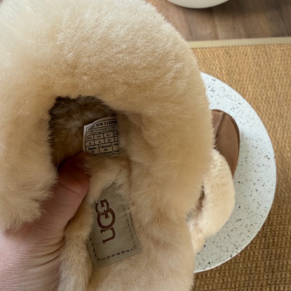 UGG Tan Suede Slippers with White Fur - Picture 4 of 4